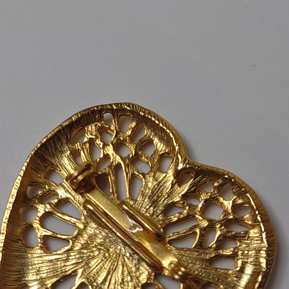 Large Metal Gold Tone Heart Brooch - Picture 15 of 16